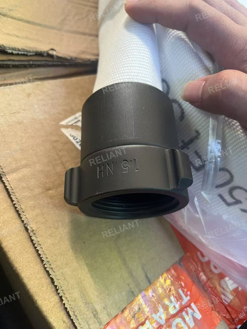 Hose end and connection detail from the supplied photographs.